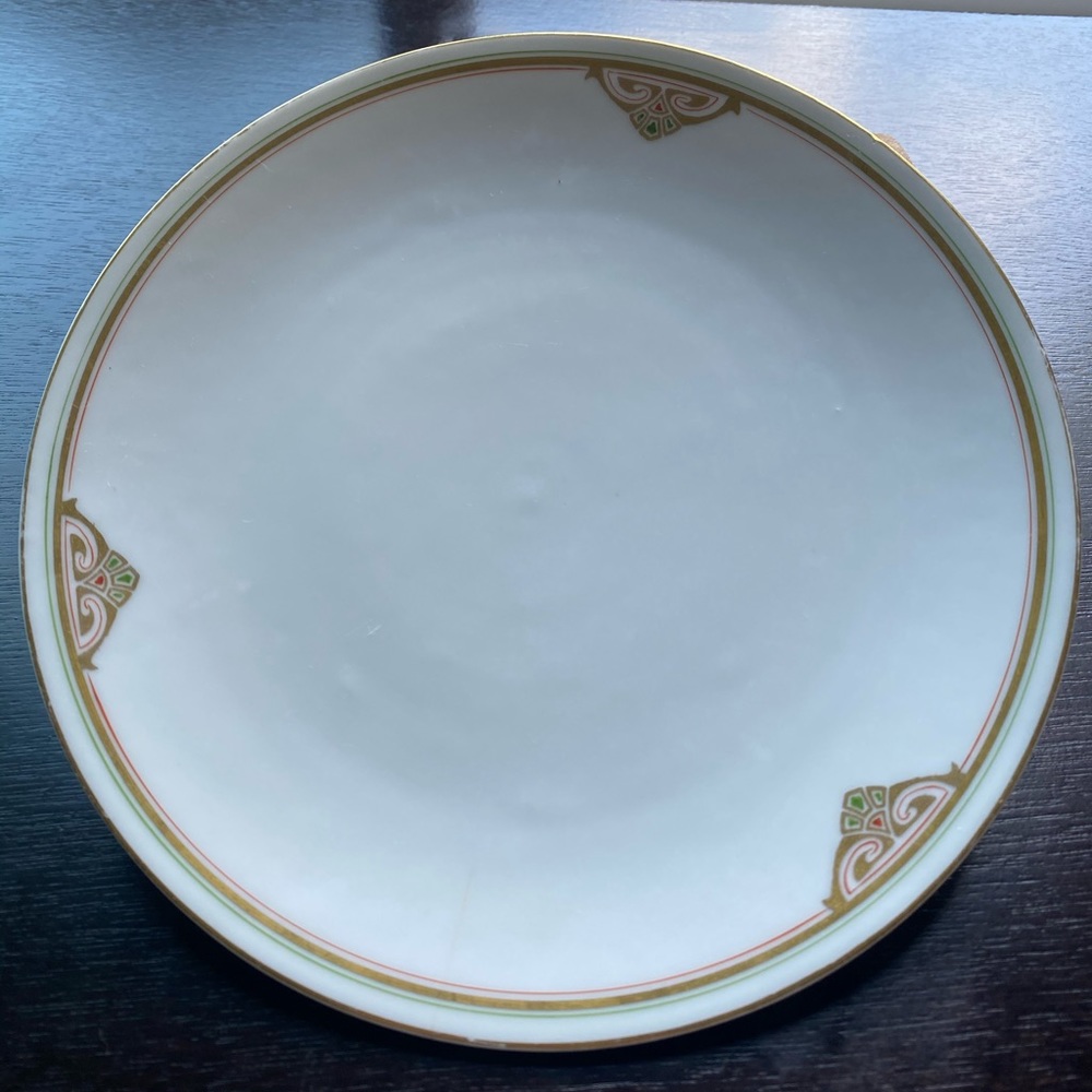 Bavaria gold, green and red plate